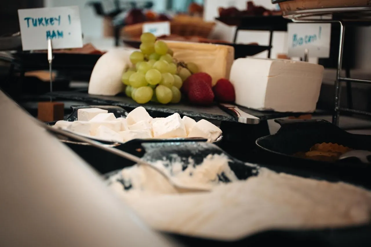 Suha Mina Rashid Hotel Apartments Dubai